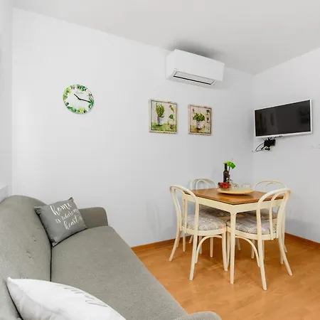 Felix Apartment